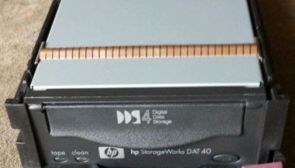 Q1546-60001 OBDR Tape Drive 40Gb /w DAT40 Hot-Plug