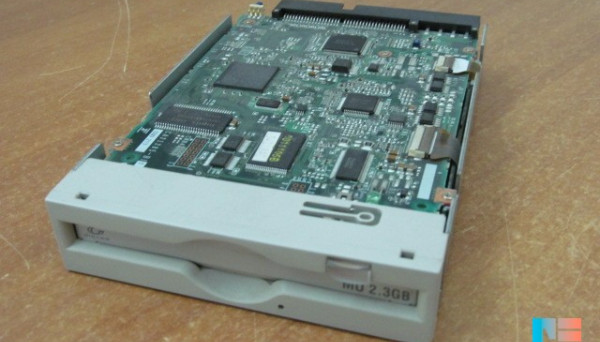 MCJ3230AP drive 2.3 GB ATAPI internal 3.5? MO Disk