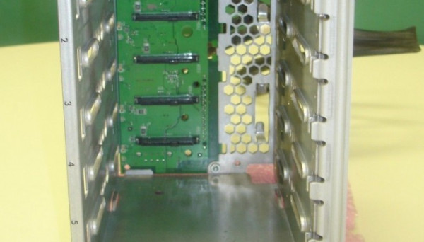 390547-001 Cage Swap Drive 6xSAS/SATA Hot