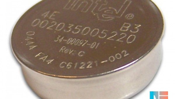 AXXRAKU42E Key - Enables full intelligent RAID on Motherboard (ROMB) solution on Alief engineered around 80332 IOP @ 500 MHz SE7520AF2/SR4850HW4/SR6850HW4 RAID Activation