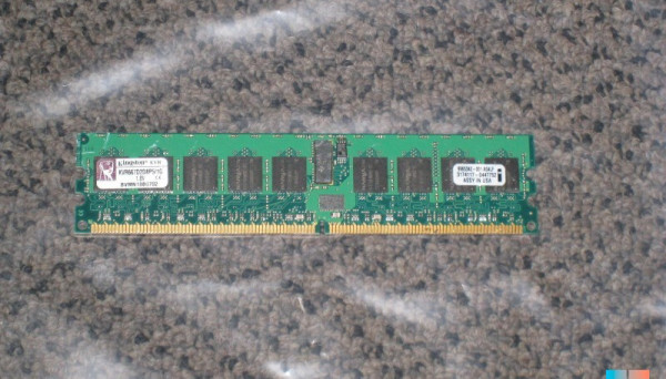 KVR667D2D8P5/1G PC2-5300 667MHz ECC Reg 1GB 2R