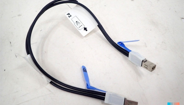 00J0094 6x AA 0.6m Cable 3689-82xx SAS